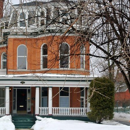 Oscar'S Bed & Breakfast Buffalo Exterior photo