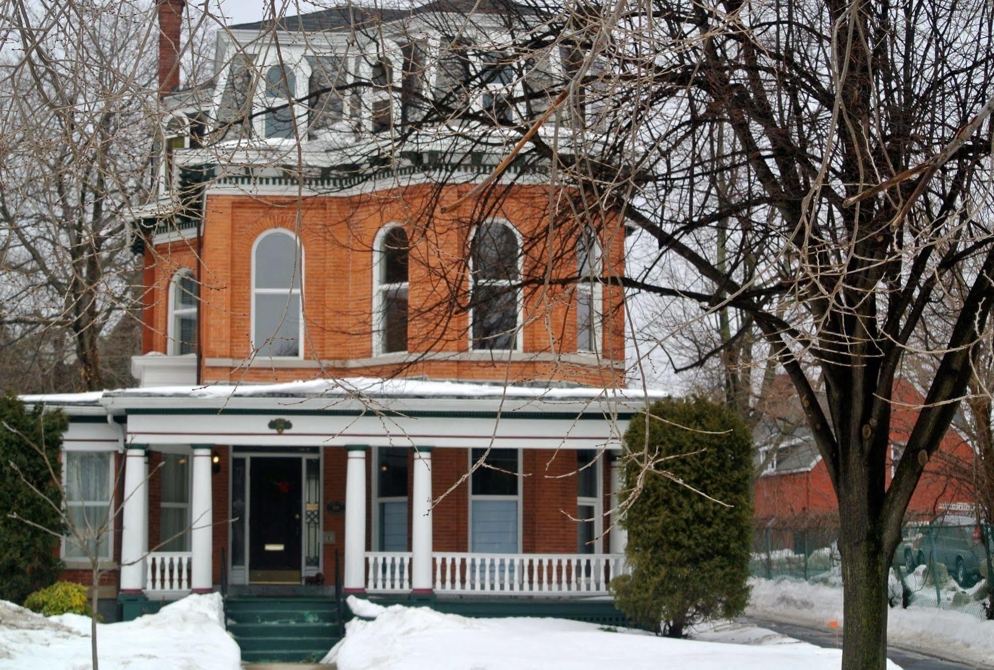 Oscar'S Bed & Breakfast Buffalo Exterior photo